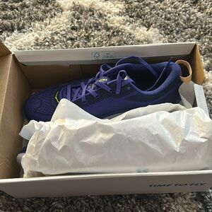 Hoka Hupana Flow size 9 never worn still in box